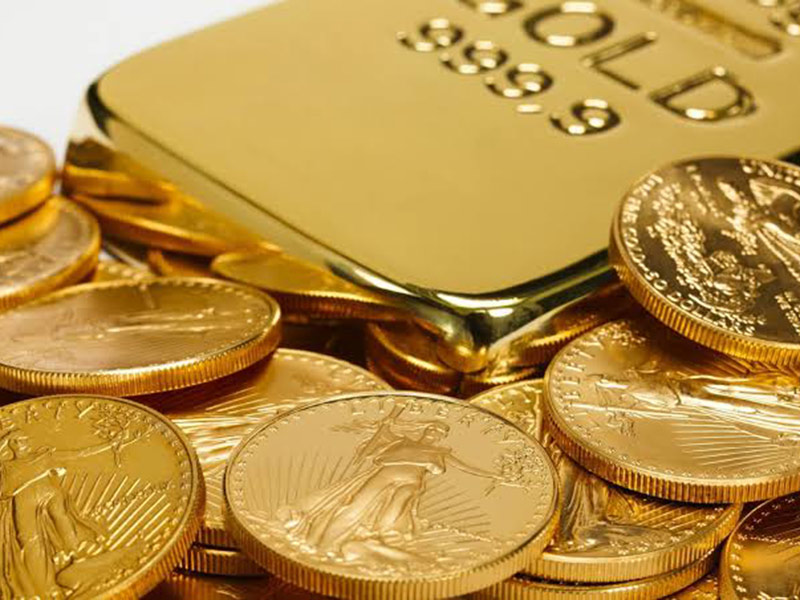 حاولت تهريب سبائك ذهبية في حذائها فانكشفت بسبب مشيتها الغريبة